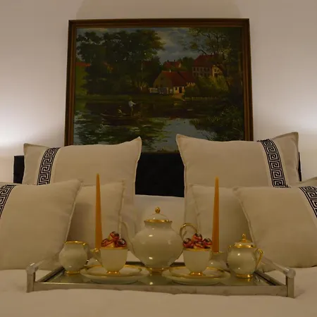 The White House Austria Lind ob Velden