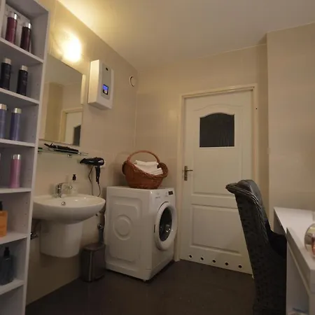 The White House Austria Lind ob Velden