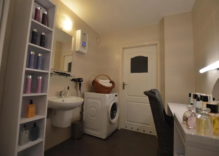 The White House Austria Lind ob Velden